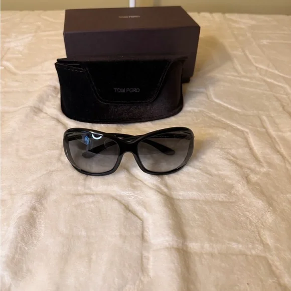 Tom Ford Sunglasses - Picture 6 of 16